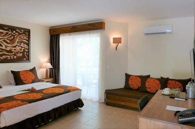 BOB Royal Bora Bora Standard Room (11).jpg