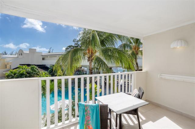 signature-room-balcony.jpg