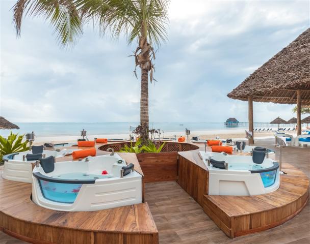 Jacuzzi area.jpg