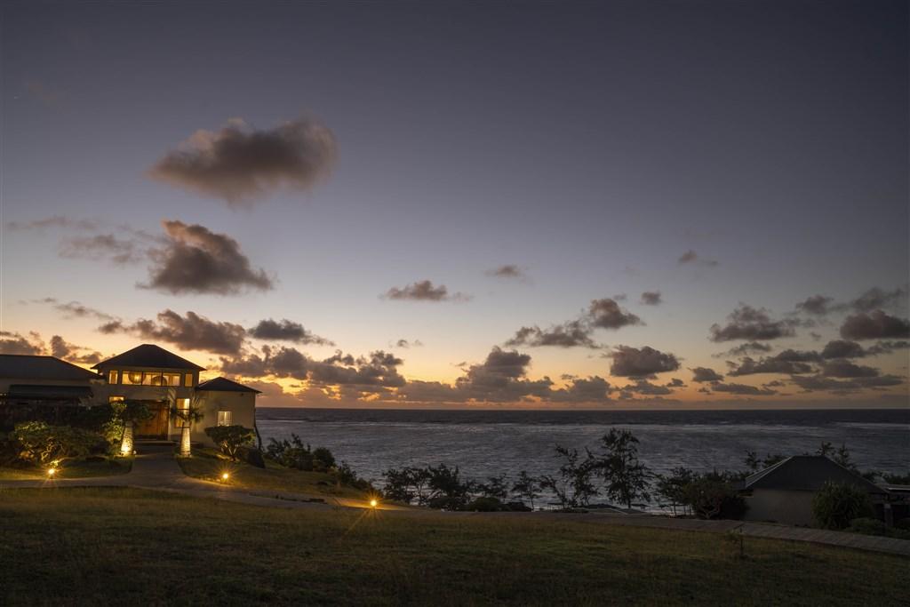 Exterior_and_Aerial_Views-Hotel_Exterior-011.jpg