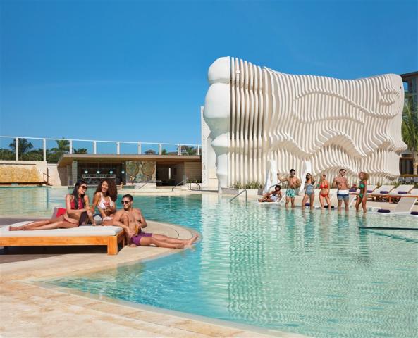 BREMB-Friends-MainPool-2A-CB.jpg