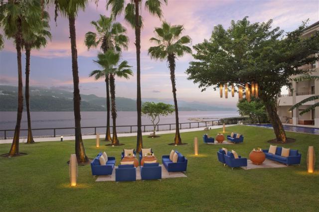 SEWMB-GRP-Cocktail-GardenSunset-2A-CB.tif