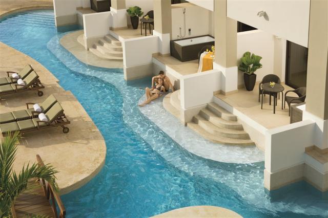 SEWMB-PreferredClub-SwimoutSuites-1B-CB.tif