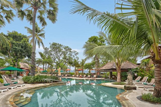 legian_beach_pool.jpg