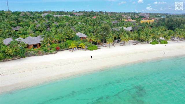 ZURI_Private_beach2.jpg