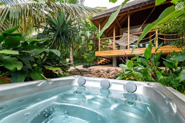 ZURI_JACUZZI_BUNGALOW.jpg