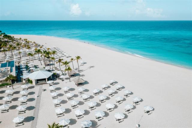 BT_Beach_Chairs_Sea_H.jpg