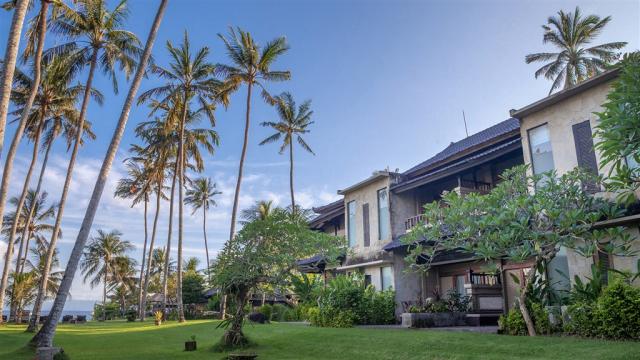 Candi Beach - Deluxe-Ocean-Room_Exterior.jpg