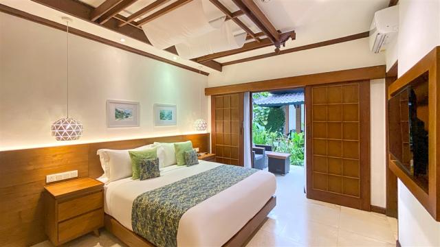 Candi Beach - Deluxe-Garden-Room_2.jpg