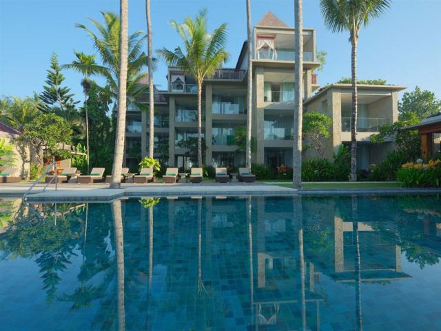 Candi Beach-Basil-Restaurant-Pool.jpg