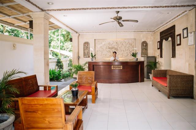 Respati Beach Hotel - recepce.jpeg