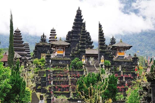 Bali-besakih-chram.jpg