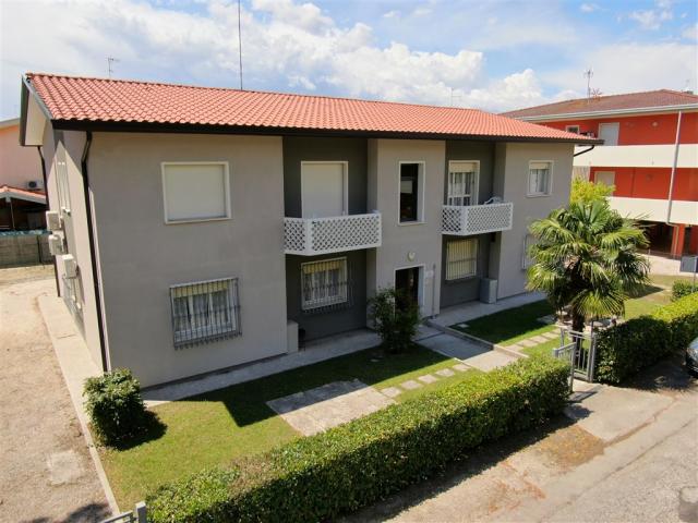 Esterno2.JPG