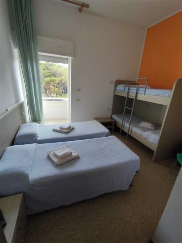 Camera quadrupla Premium - letto a castello.jpg