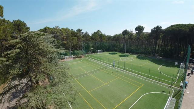 Campo da tennis e calcetto.jpg