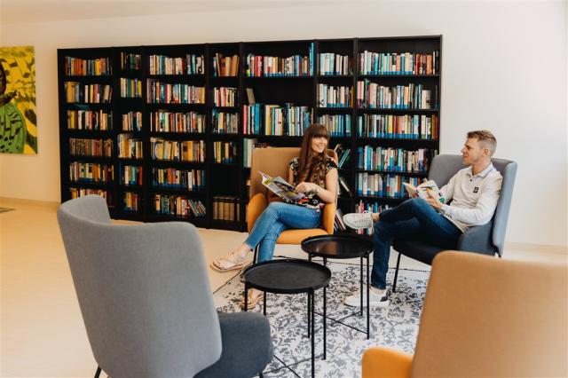 KWH_Bibliothek©Daniel Waschnig1.jpg
