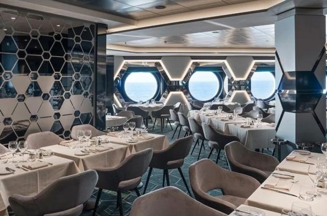 Zábava na lodi MSC World Asia