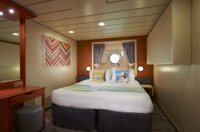 Kajuta s oknem Norwegian Dawn