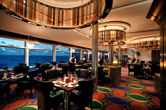 Zábava na lodi Celebrity Solstice