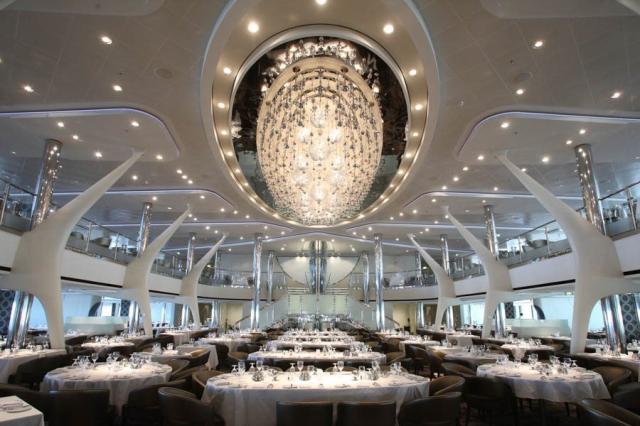 Zábava na lodi Celebrity Reflection