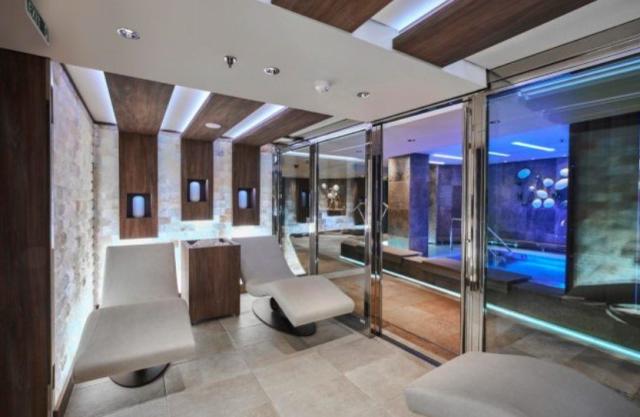 Zábava na lodi Explora II