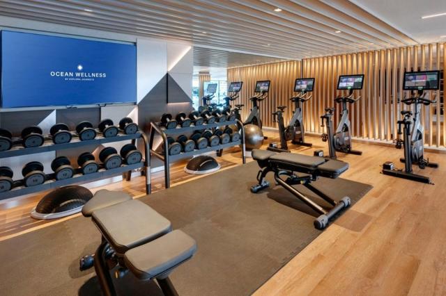 Zábava na lodi Explora IV