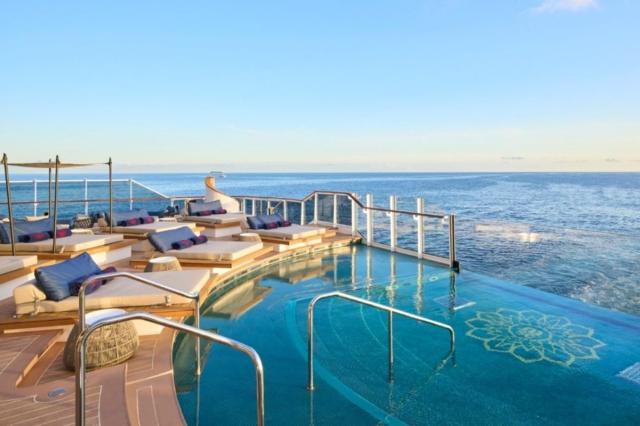 Zábava na lodi Explora IV