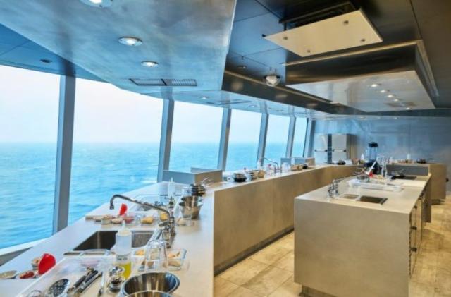 Zábava na lodi Explora II