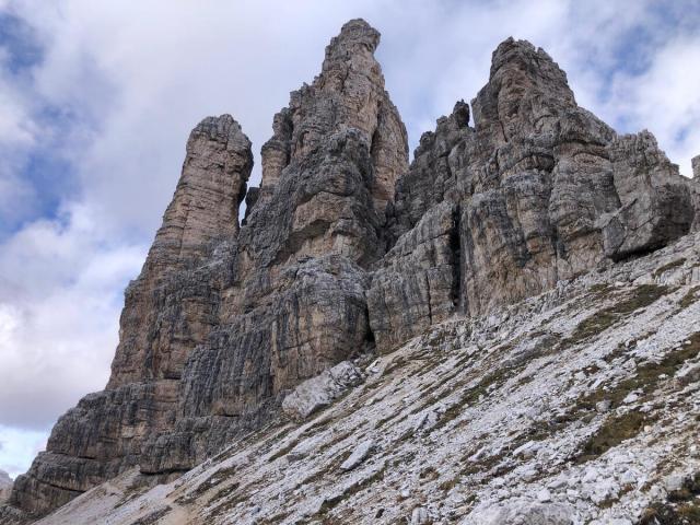 1200
