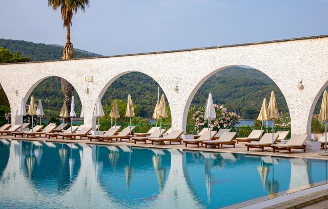 07-Objekti_Hvar_Arkada_V4_gallery_arkada-hotel-pool-sea