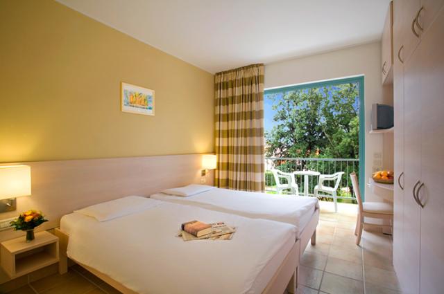 naturist-resort-solaris-superior-room-air-conditioned-seaside