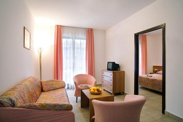 naturist-resort-solaris-superior-suite-seaside-01
