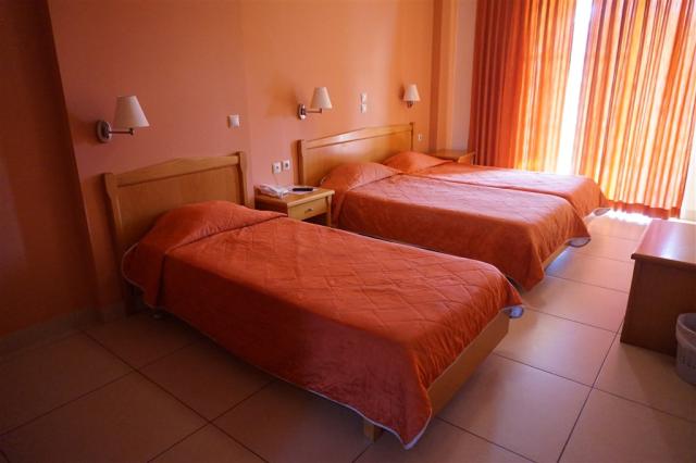 Hotel Athina San Stefano - pokoj 1.jpg