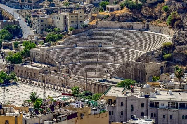 roman-theatre-4335414_1920.jpg