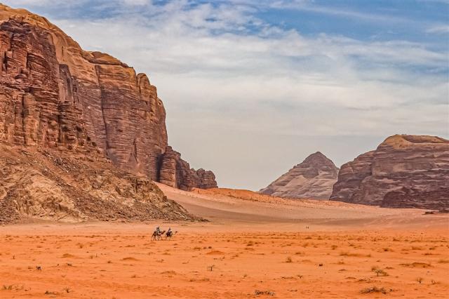 desert-4823861_1920.jpg