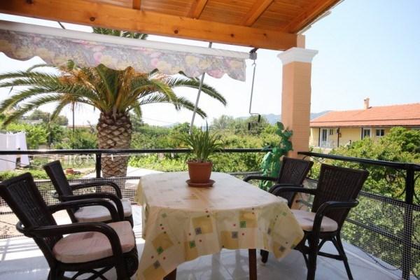 kostas_3_balcony_apt.jpg