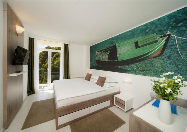 Neptun_Standard_Double_Room_WIDE.jpg