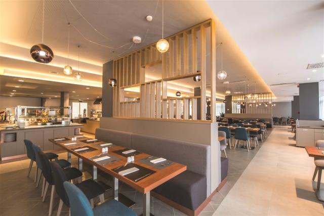 Hotel_Holiday_Bar Restaurant (2).jpg