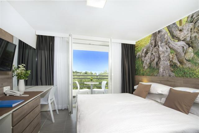 Neptun_Depadance_Family_Room - Annex - Double_Bedroom_LATERAL.j