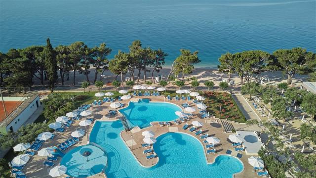 1. BlueSun lifestyle 2921.jpg