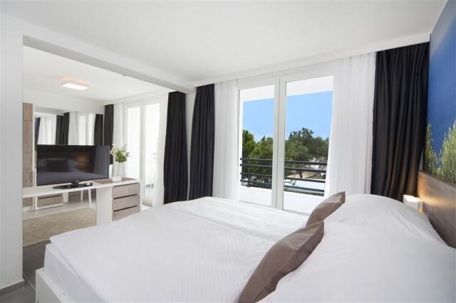 Neptun_Depadance_Family 1st room_4.jpg