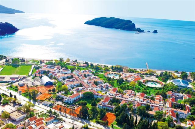TN Slovenska plaza - panoramic view.JPG