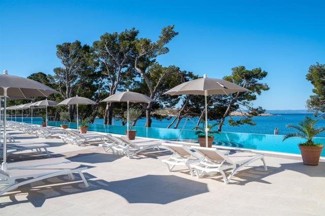 Valamar Meteor Hotel - Outdoor Pool_09 (4149) [lowres].jpg