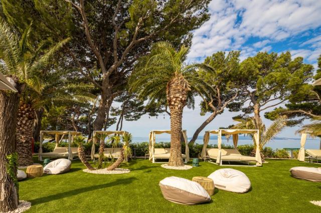 Valamar Meteor Hotel_sunbathing area_02 (7749) [lowres].jpg