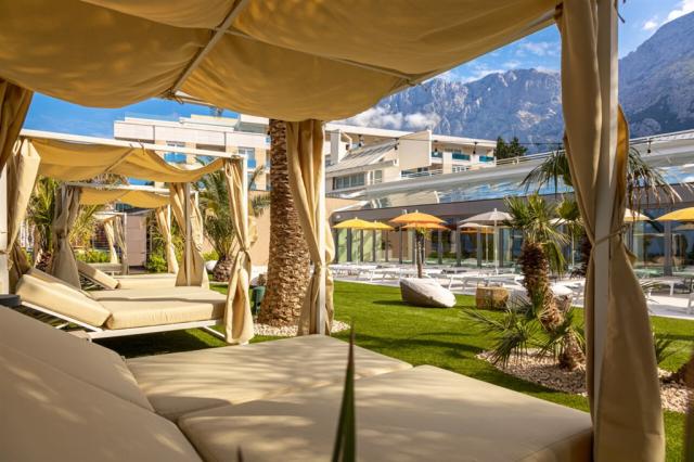 Valamar Meteor Hotel_sunbathing area_03 (7750) [lowres].jpg