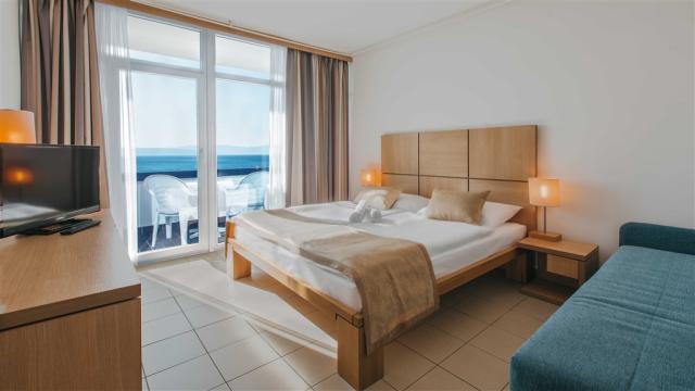 Comfort sea view balcony.jpg