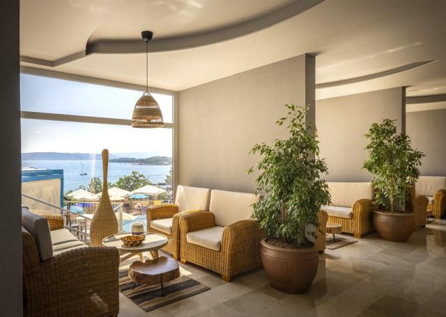 Krk_Sunny_Hotel_Sunny_Lounge_Bar_02.jpg