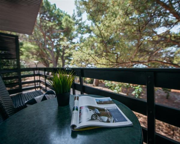 balcony1.jpg