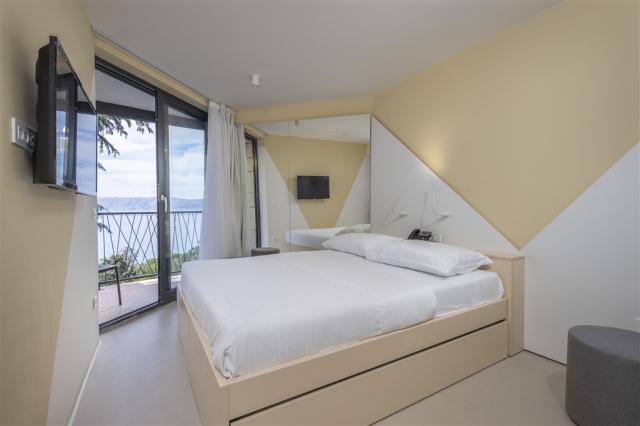 Superior doubletwin room with extra bed, sea side, balcony_anne