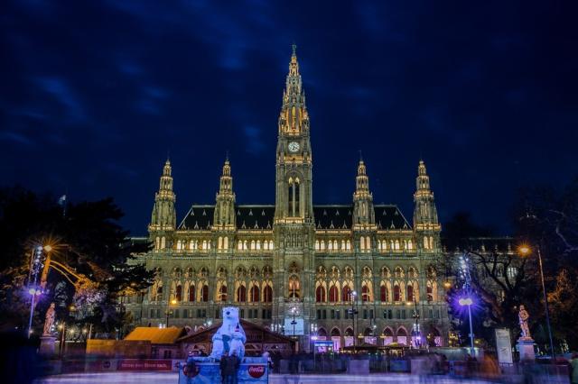 town-hall-gb3a817bb0_1920.jpg